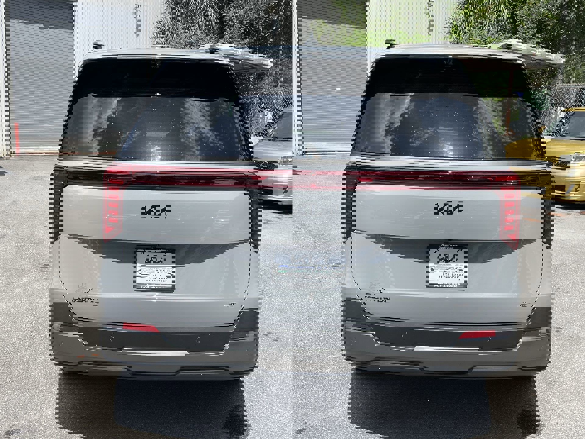 2026 Kia Carnival SX Prestige photo 3