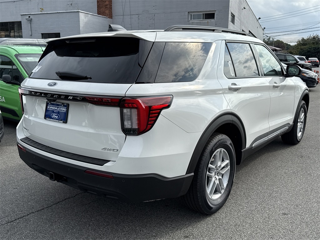 2025 Ford Explorer photo 3