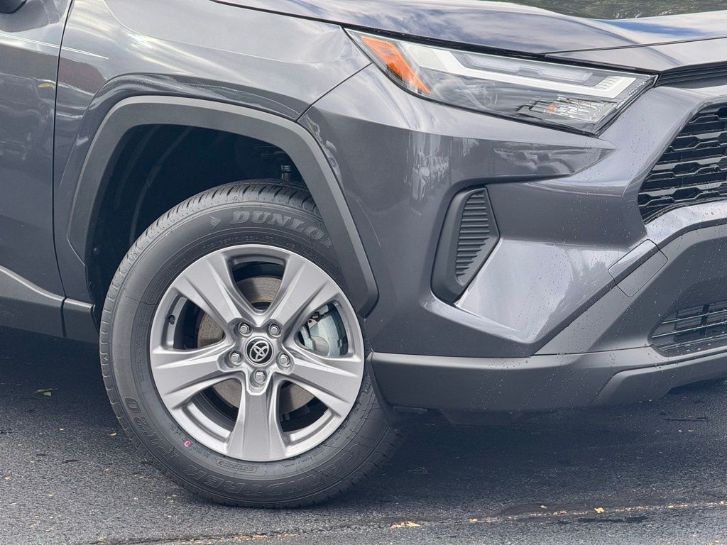 2025 Toyota RAV4 XLE photo 2