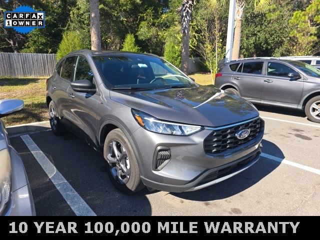 2025 Ford Escape ST-Line's photo