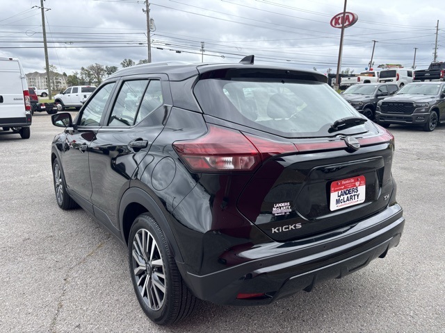 2024 Nissan Kicks SV photo 2
