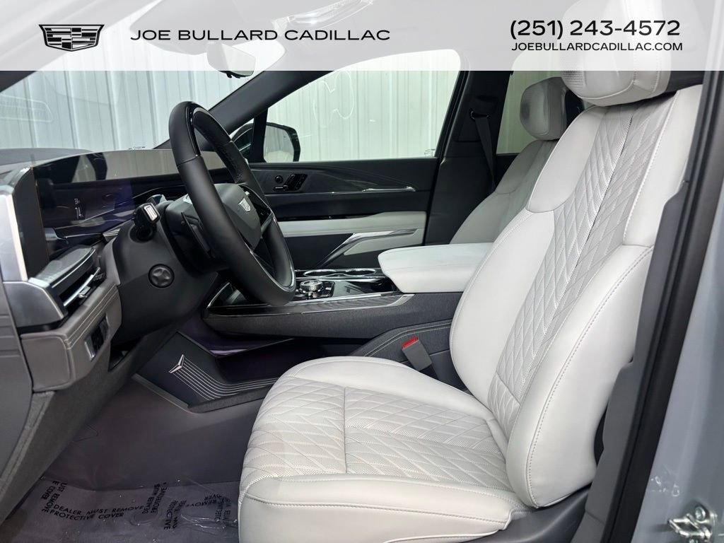 2026 Cadillac Escalade IQ Luxury photo 4
