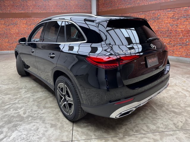 2026 Mercedes Benz GLC 300 4MATIC photo 2