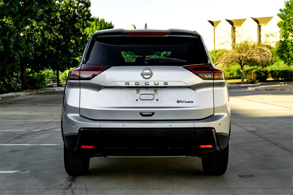 2024 Nissan Rogue SV photo 5