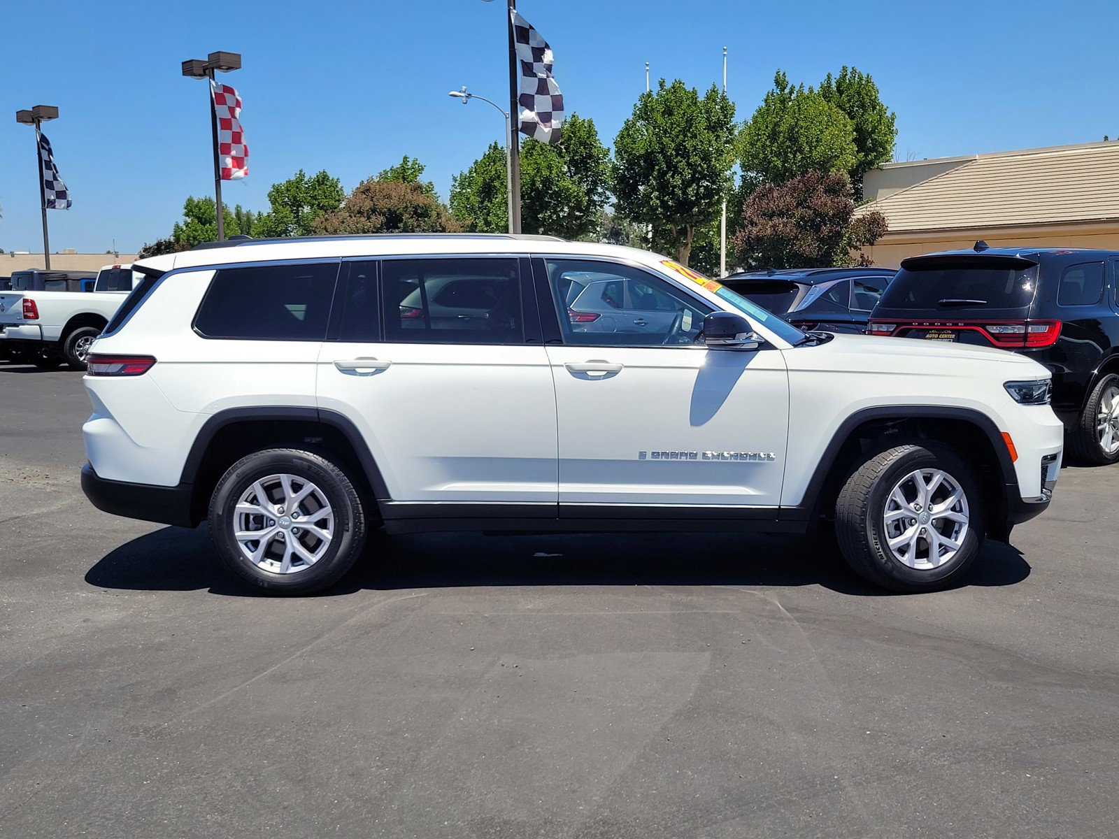 2022 Jeep Grand Cherokee Limited photo 3