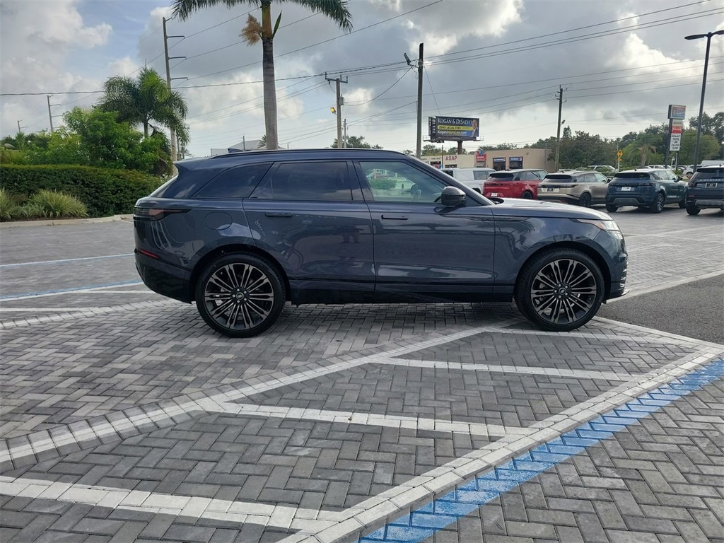 2026 Land Rover Range Rover Velar SE photo 3
