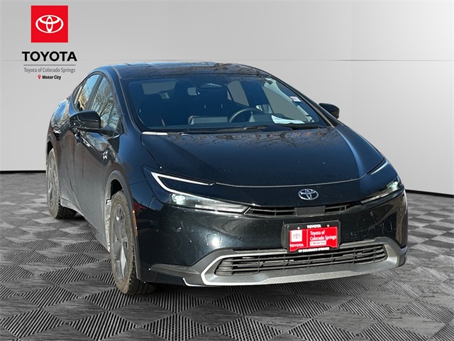 2025 Toyota Prius SE's photo