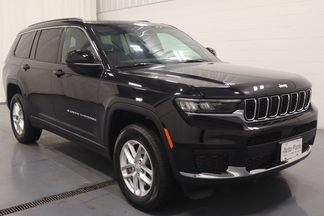 2025 Jeep Grand Cherokee Laredo X photo 2