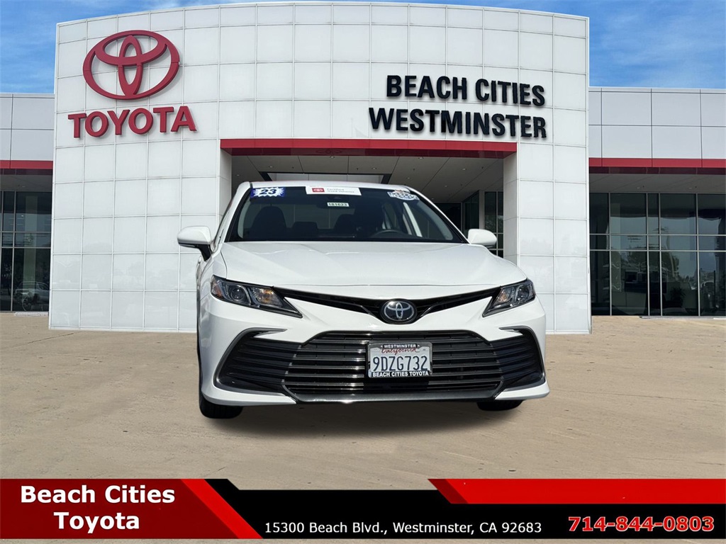 2023 Toyota Camry LE photo 3