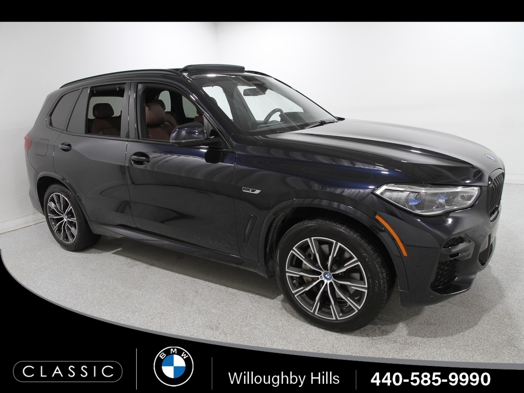 2023 BMW X5 45e's photo