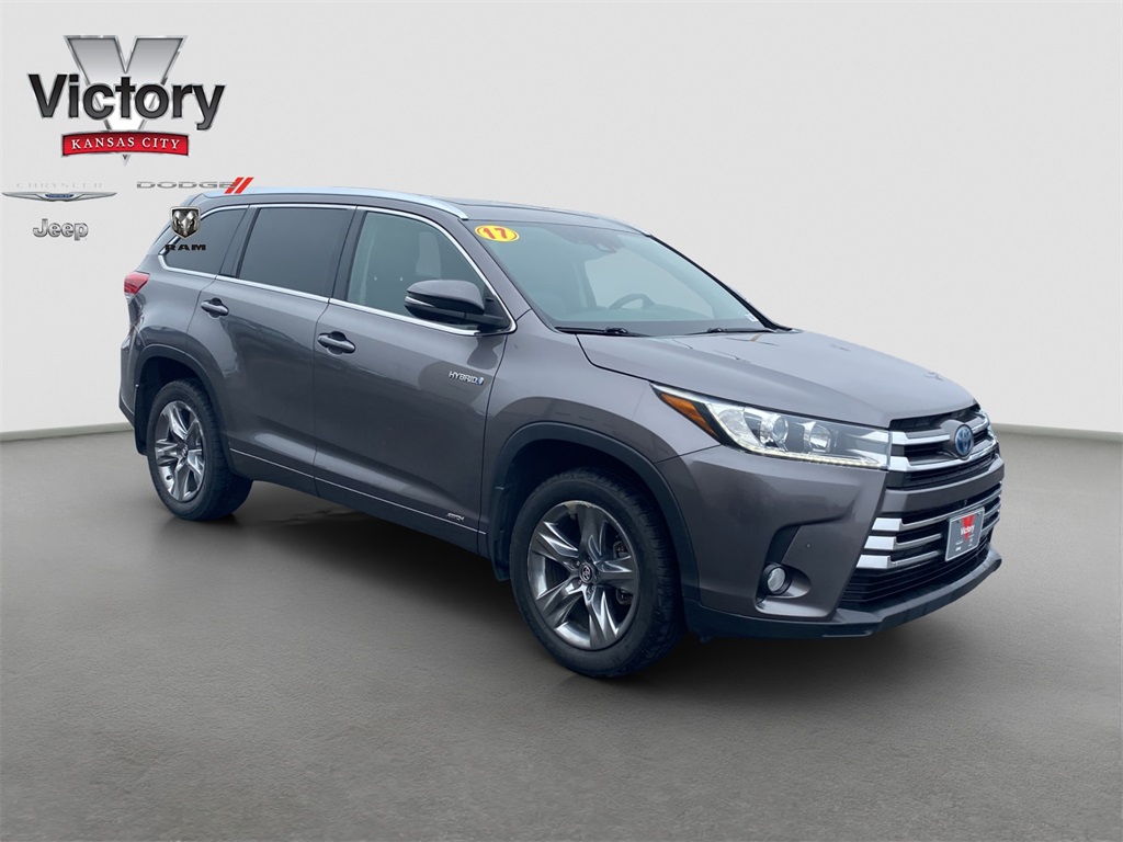 2017 Toyota Highlander Limited Platinum's photo