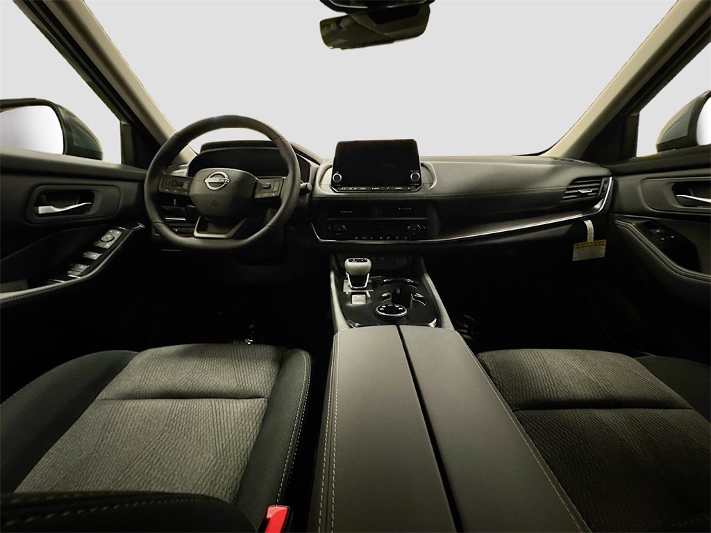 2026 Nissan Rogue SV photo 6