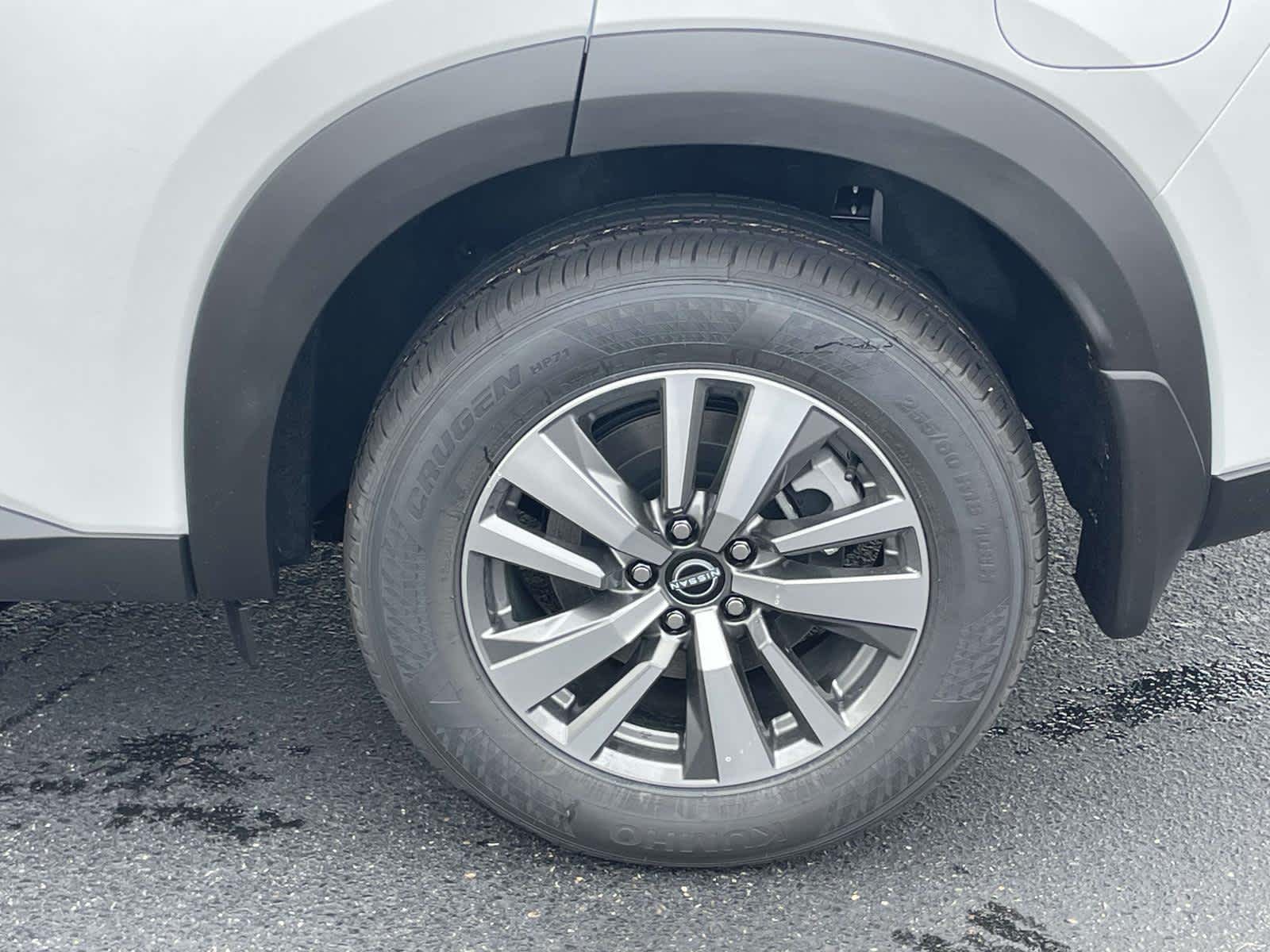 2025 Nissan Pathfinder SL photo 8
