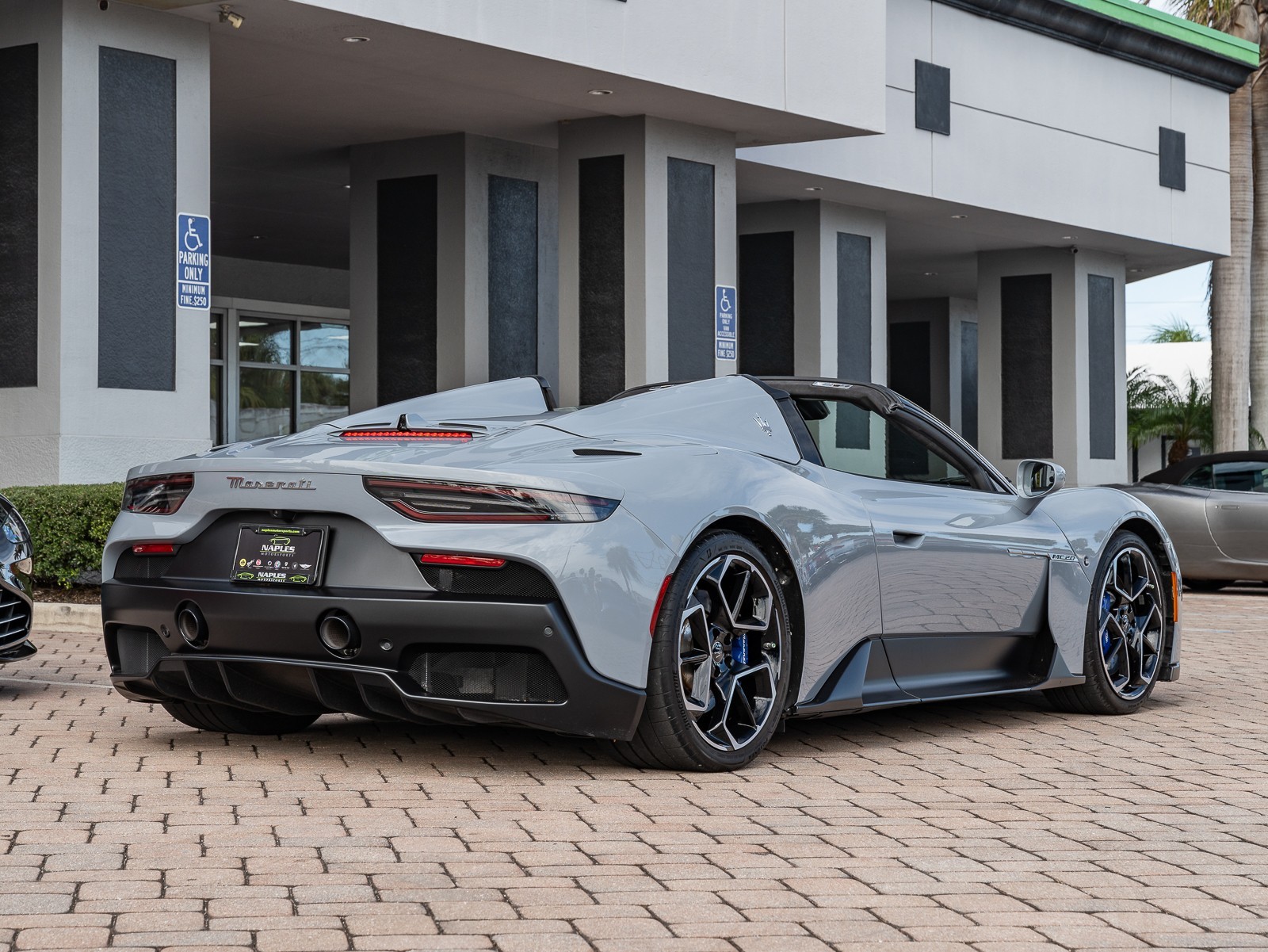 2023 Maserati MC20 Cielo photo 13