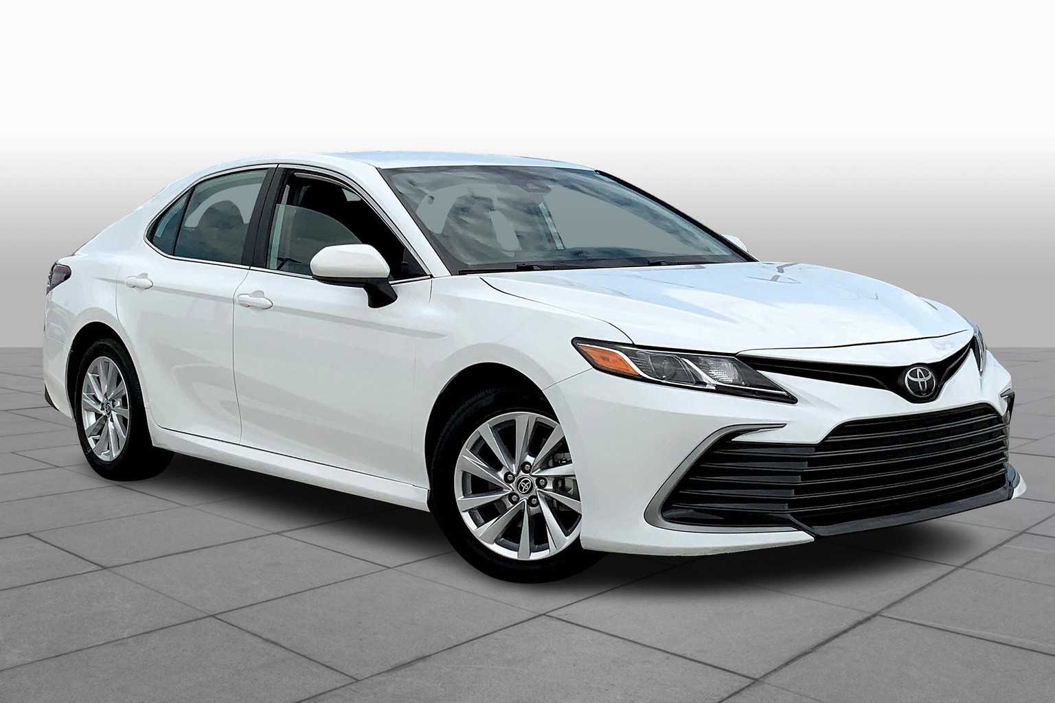 2023 Toyota Camry LE photo 2