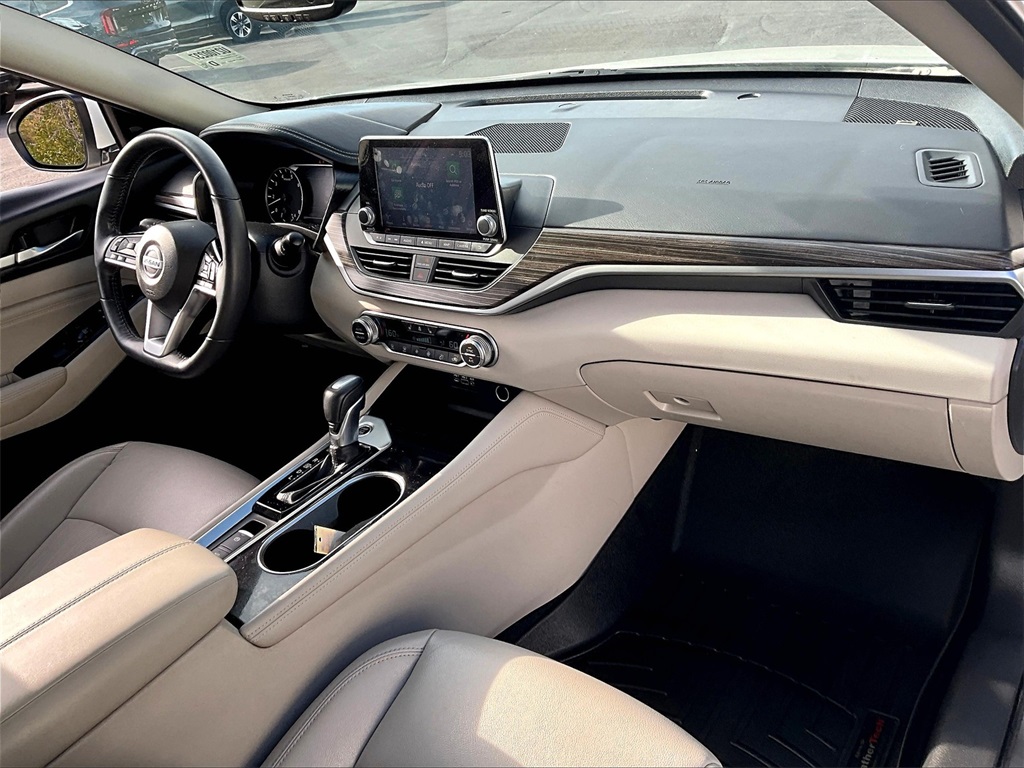 2021 Nissan Altima 2.5 Platinum photo 13