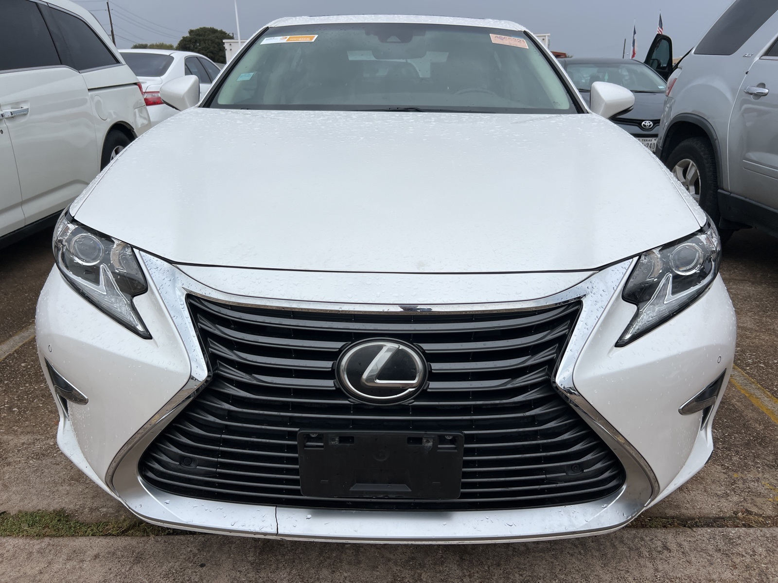 2017 Lexus ES 350 photo 2