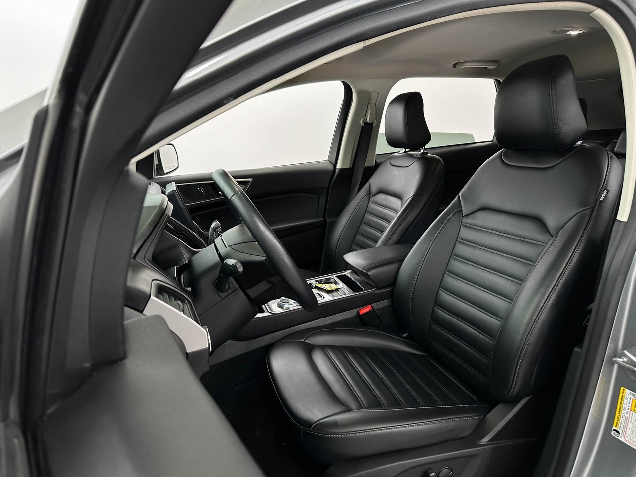 2023 Ford Edge SEL photo 12