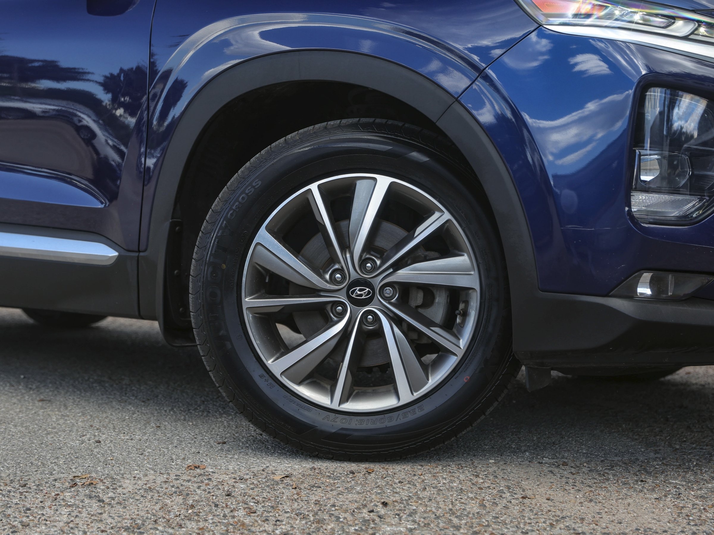 2020 Hyundai Santa Fe SEL photo 3