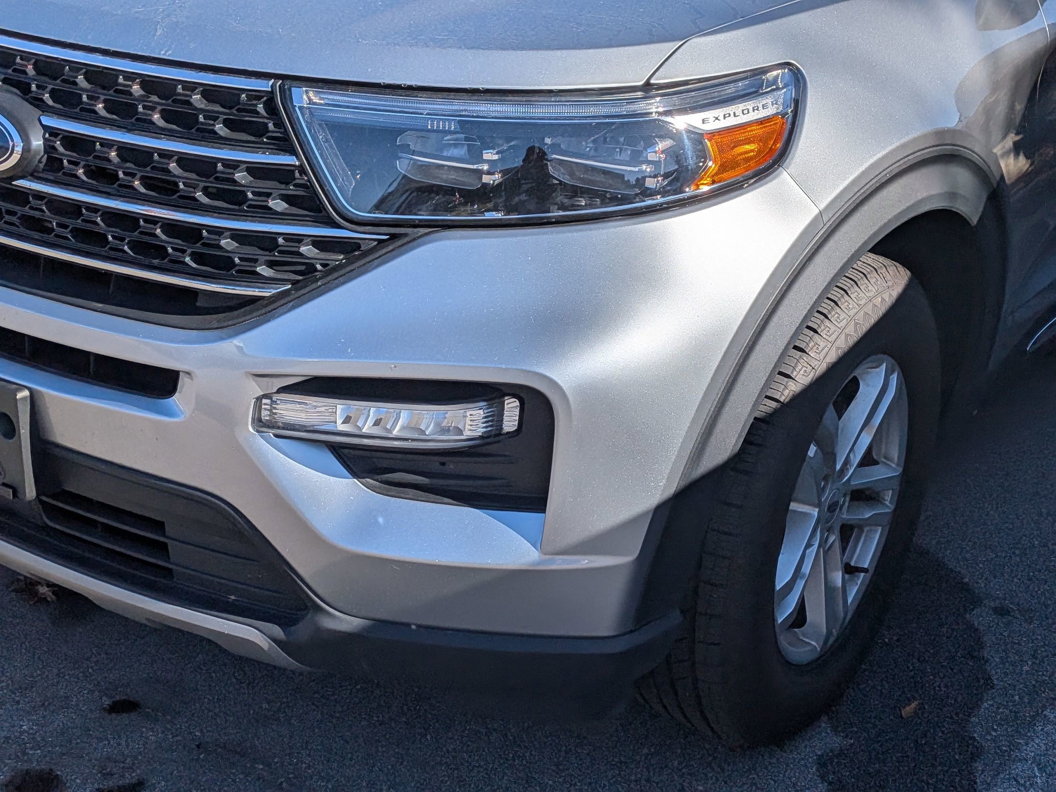 2023 Ford Explorer XLT photo 3