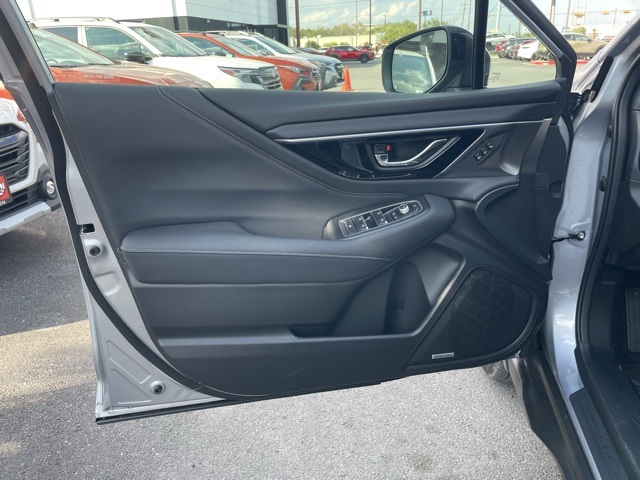 2025 Subaru Outback Touring XT photo 16
