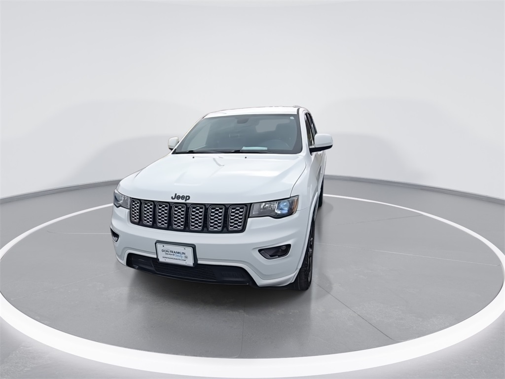 2020 Jeep Grand Cherokee Altitude photo 3