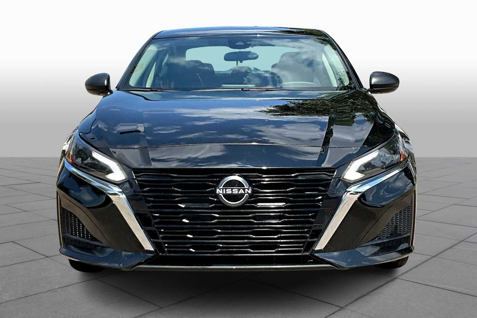 2024 Nissan Altima 2.5 SV photo 3