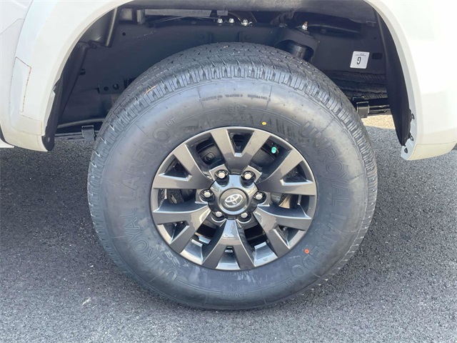 2022 Toyota Tacoma SR5 photo 23