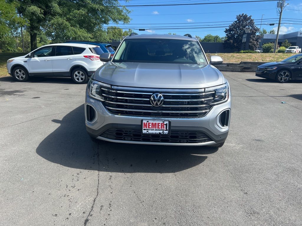 2026 Volkswagen Atlas SE Technology photo 2