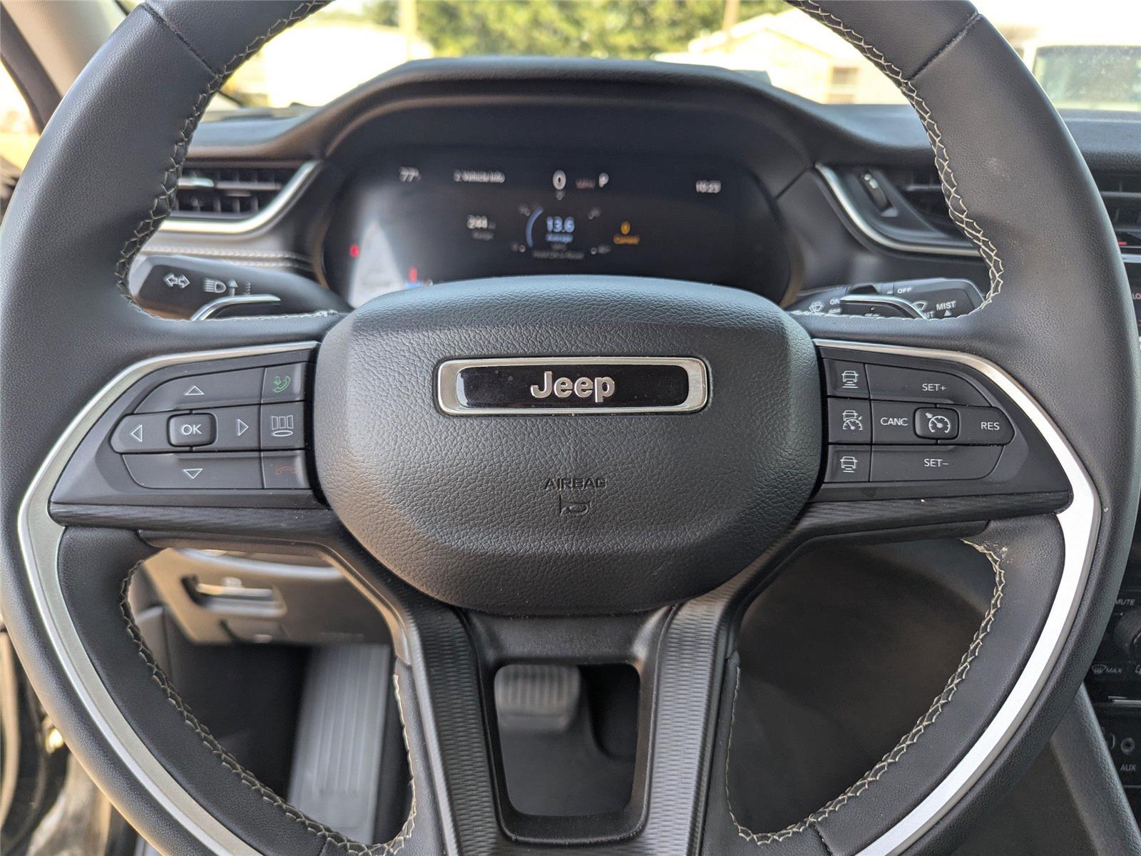 2023 Jeep Grand Cherokee Laredo photo 30