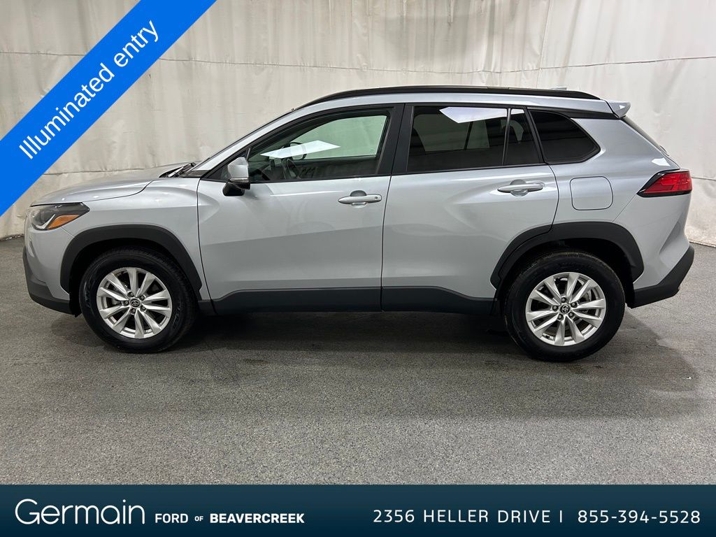 2023 Toyota Corolla Cross LE photo 4