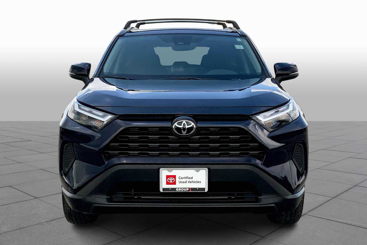2024 Toyota RAV4 XLE photo 3