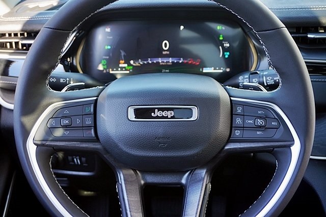 2023 Jeep Cherokee 4xe photo 25