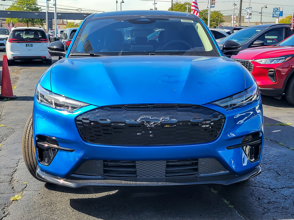 2025 Ford Mustang Mach-E Premium photo 4