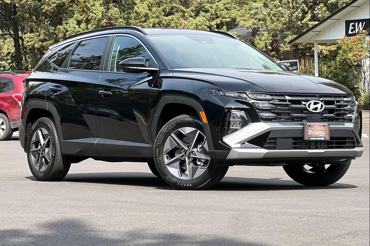 2025 Hyundai Tucson SEL photo 2