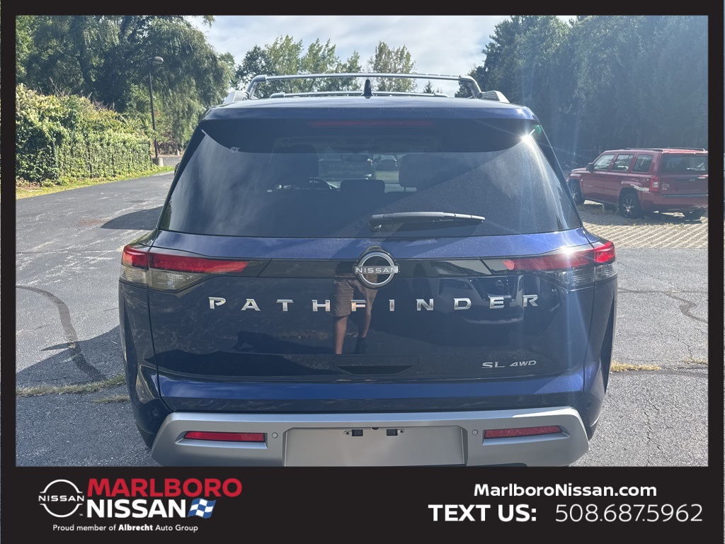 2025 Nissan Pathfinder SL photo 6