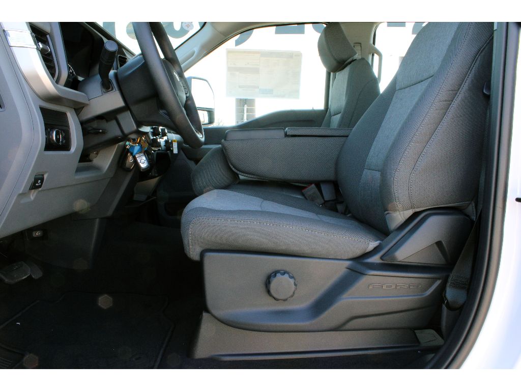 2026 Ford F-250 XL photo 4