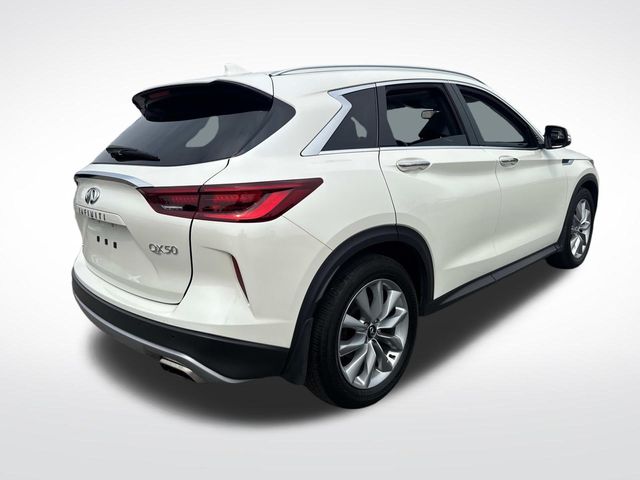 2022 Infiniti QX50 Luxe photo 9