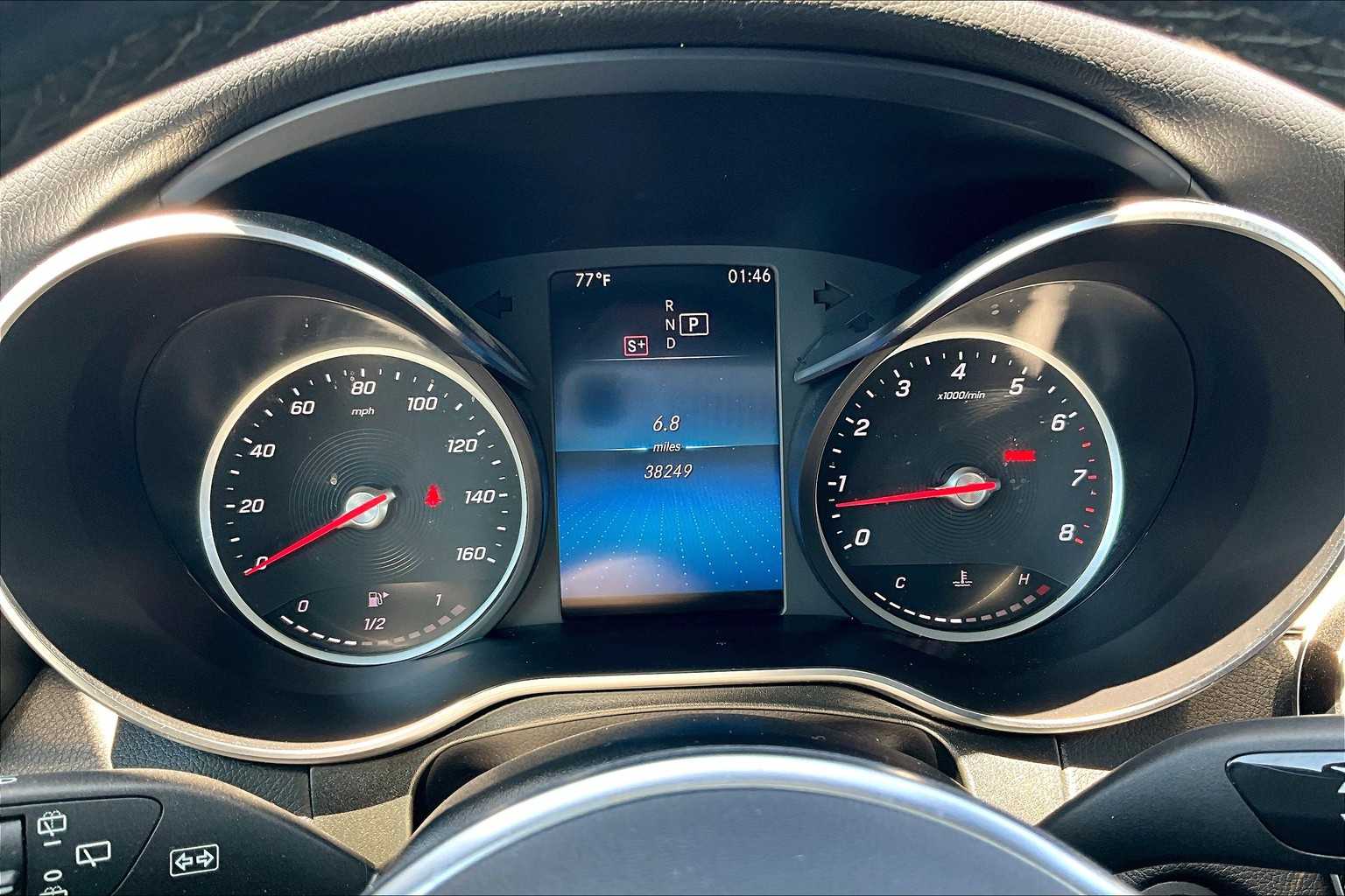 2022 Mercedes Benz GLC 300 photo 25