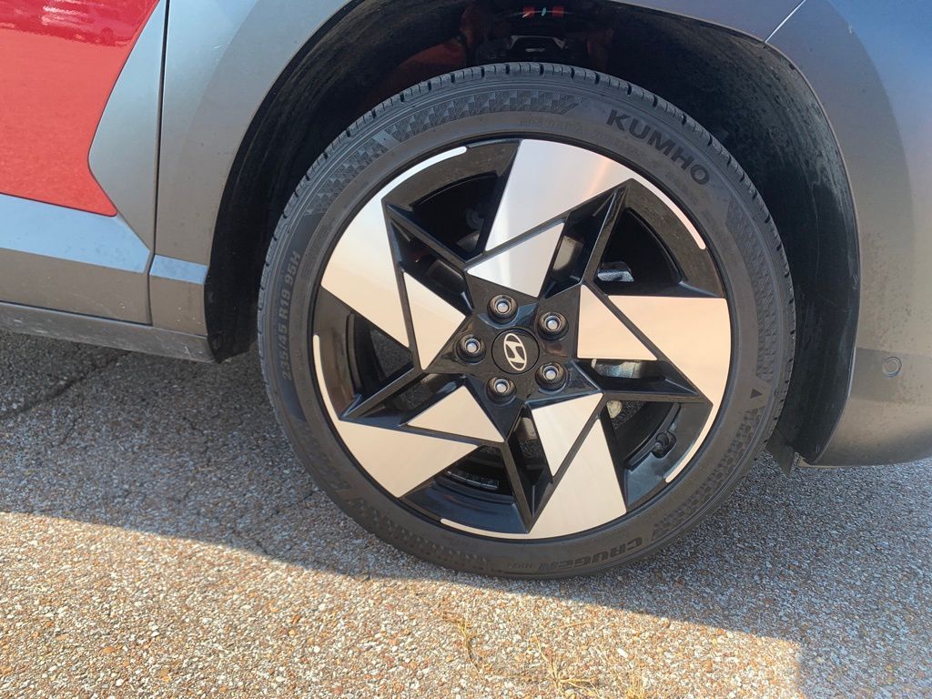 2024 Hyundai Kona Limited photo 10