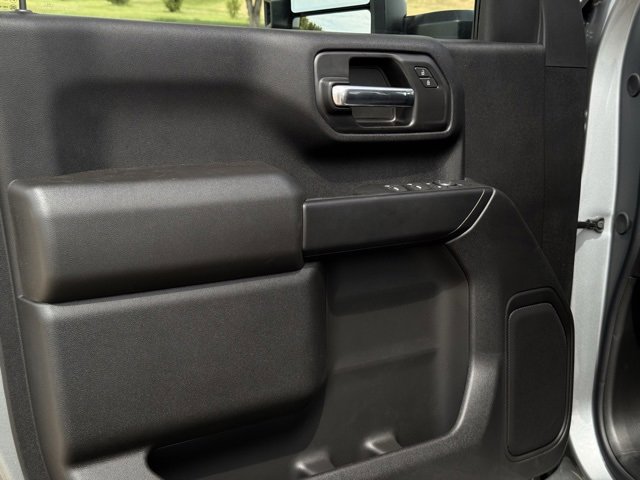2025 Chevrolet Silverado 2500HD Custom photo 34