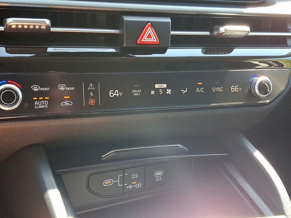 2026 Kia Sportage Hybrid photo 9