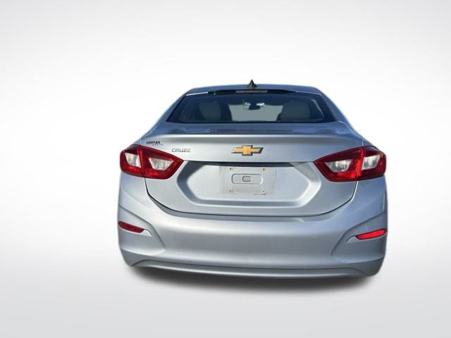 2017 Chevrolet Cruze LS photo 5