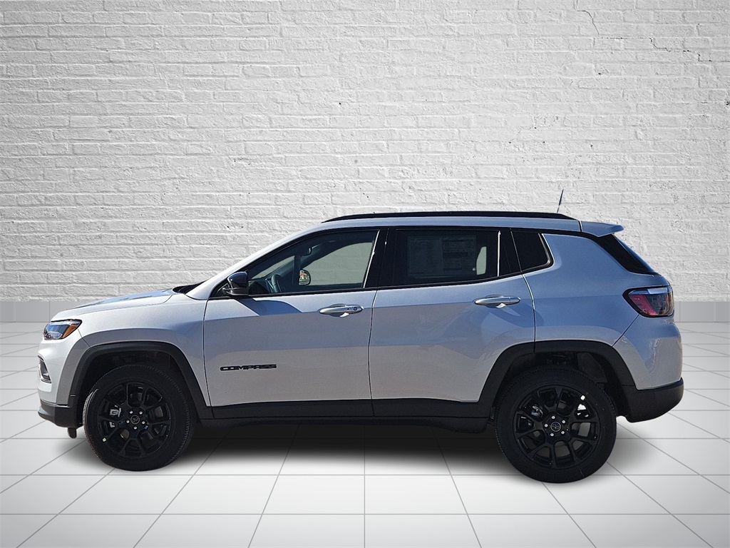 2026 Jeep Compass Latitude photo 2