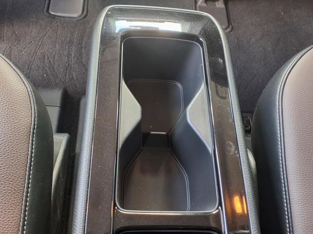 2022 Nissan Pathfinder Platinum photo 10