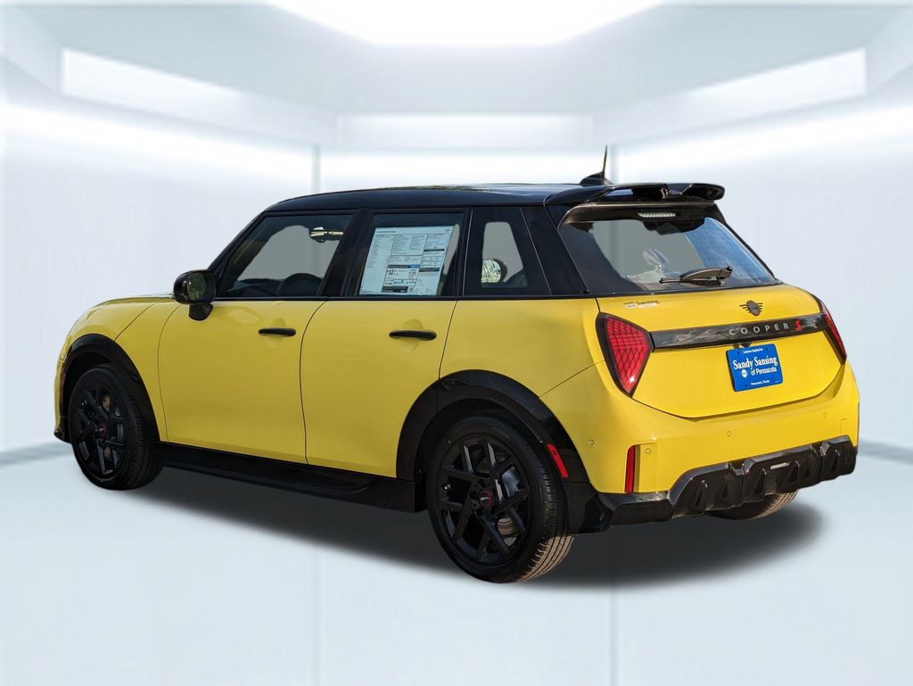 2026 Mini Cooper 4 Door Hardtop Iconic photo 3