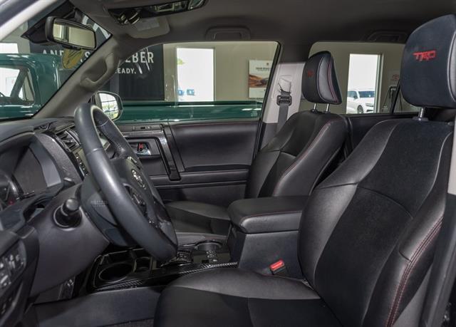 2022 Toyota 4Runner TRD Off-Road Premium photo 4
