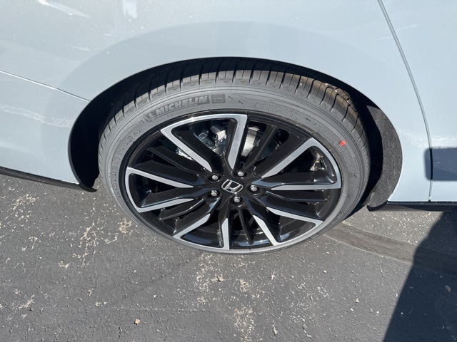 2025 Honda Accord Hybrid Touring photo 9