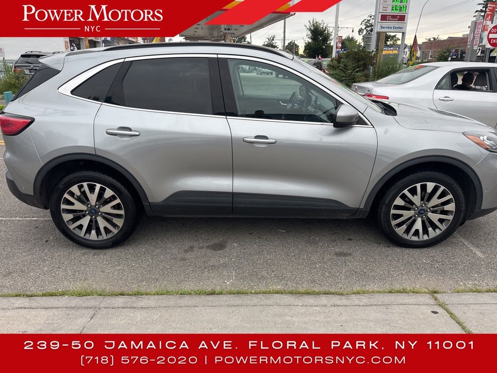 2021 Ford Escape Titanium photo 6