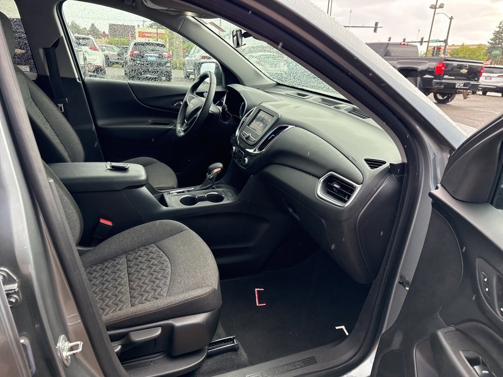2024 Chevrolet Equinox LT photo 32